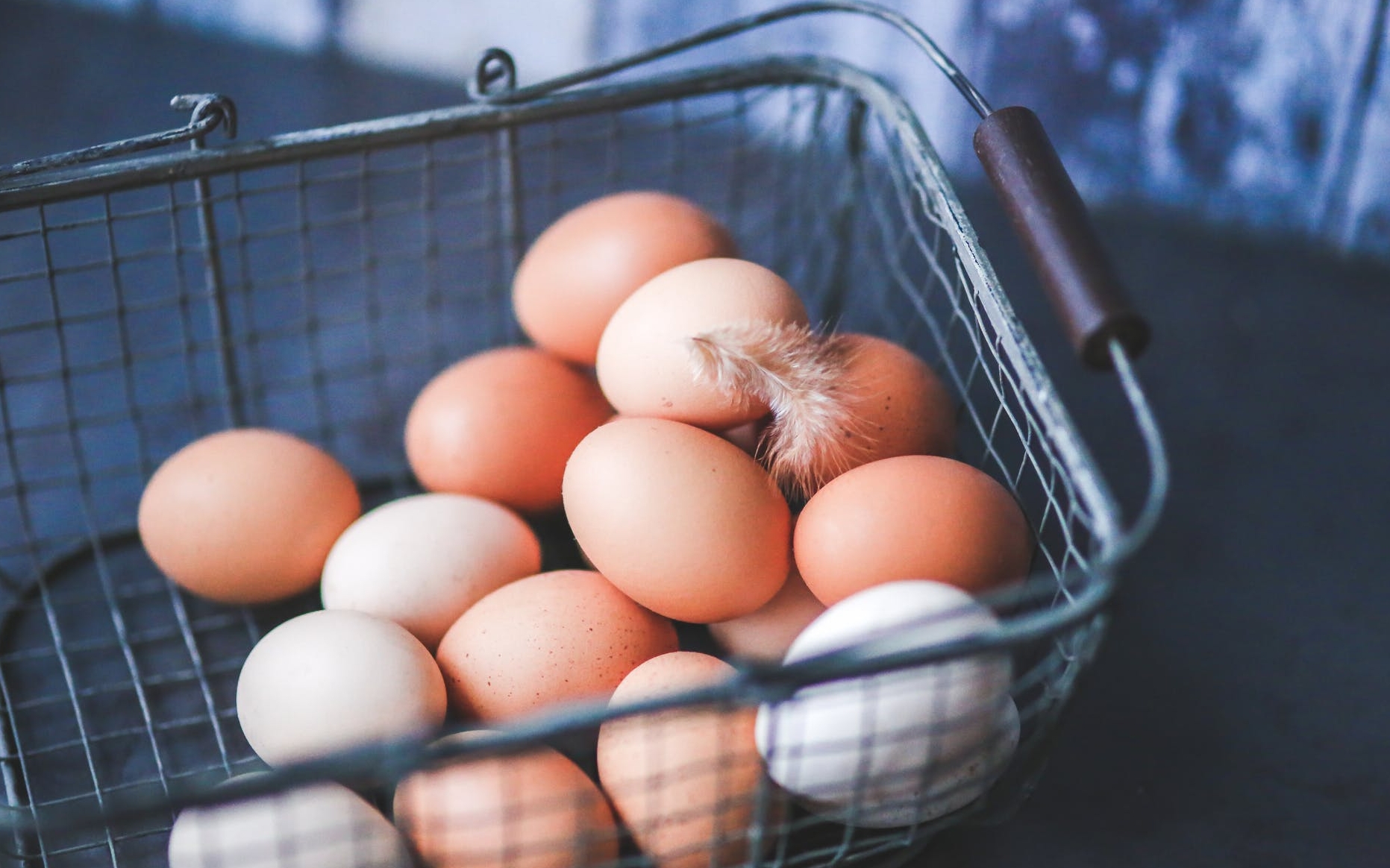 Які яйця краще, домашні або магазинні?