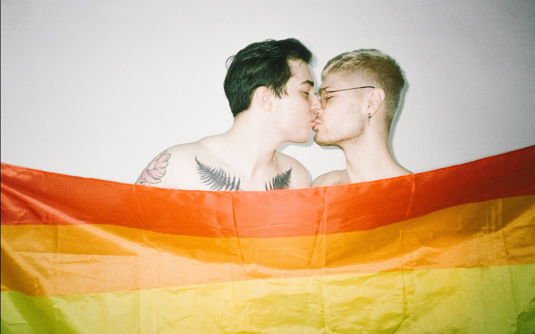 Чому ЛГБТ-люди – одна з уразливих груп COVID-19 
