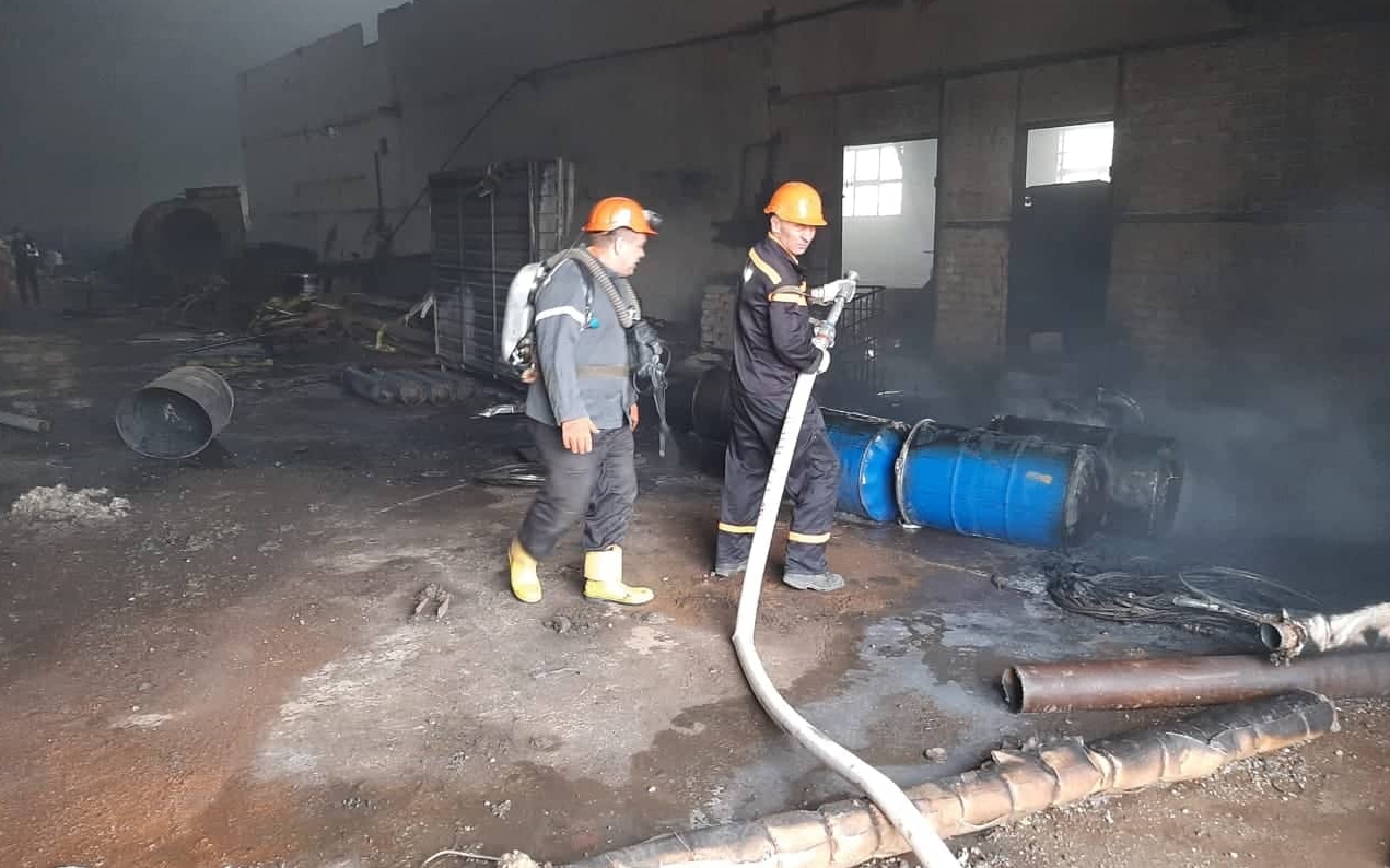 У Нікополі згоріла фабрика (фото)