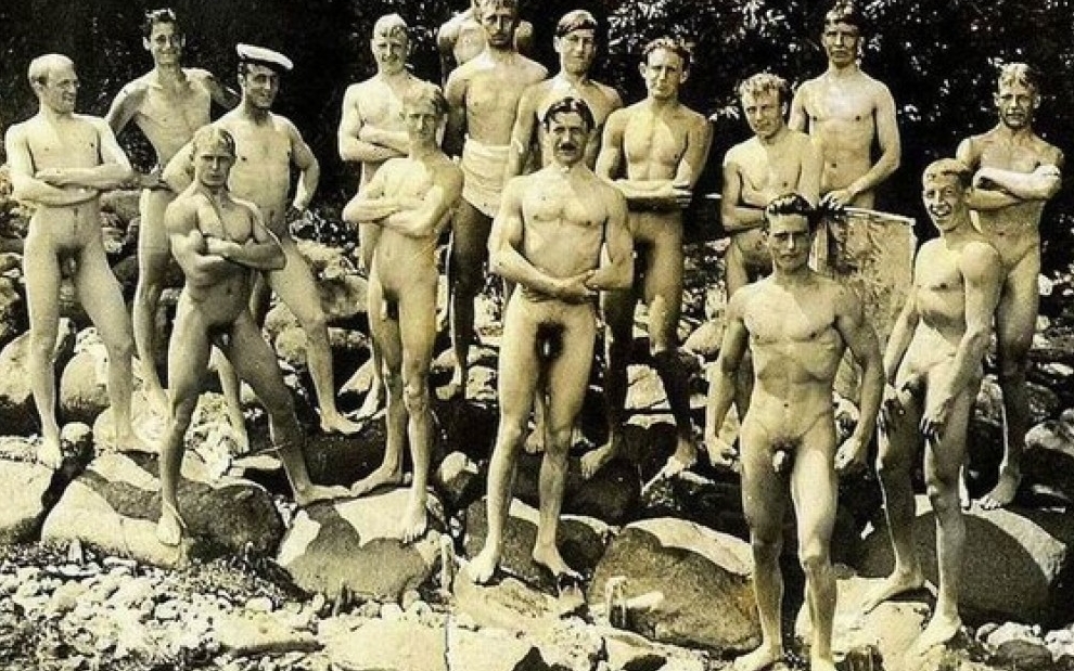 Топ-10 фото голих солдатів військових 18+