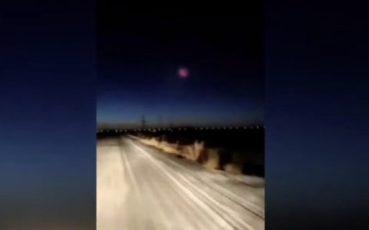 У небі над Китаєм з'явилася червона кругла хмара: відео з НЛО