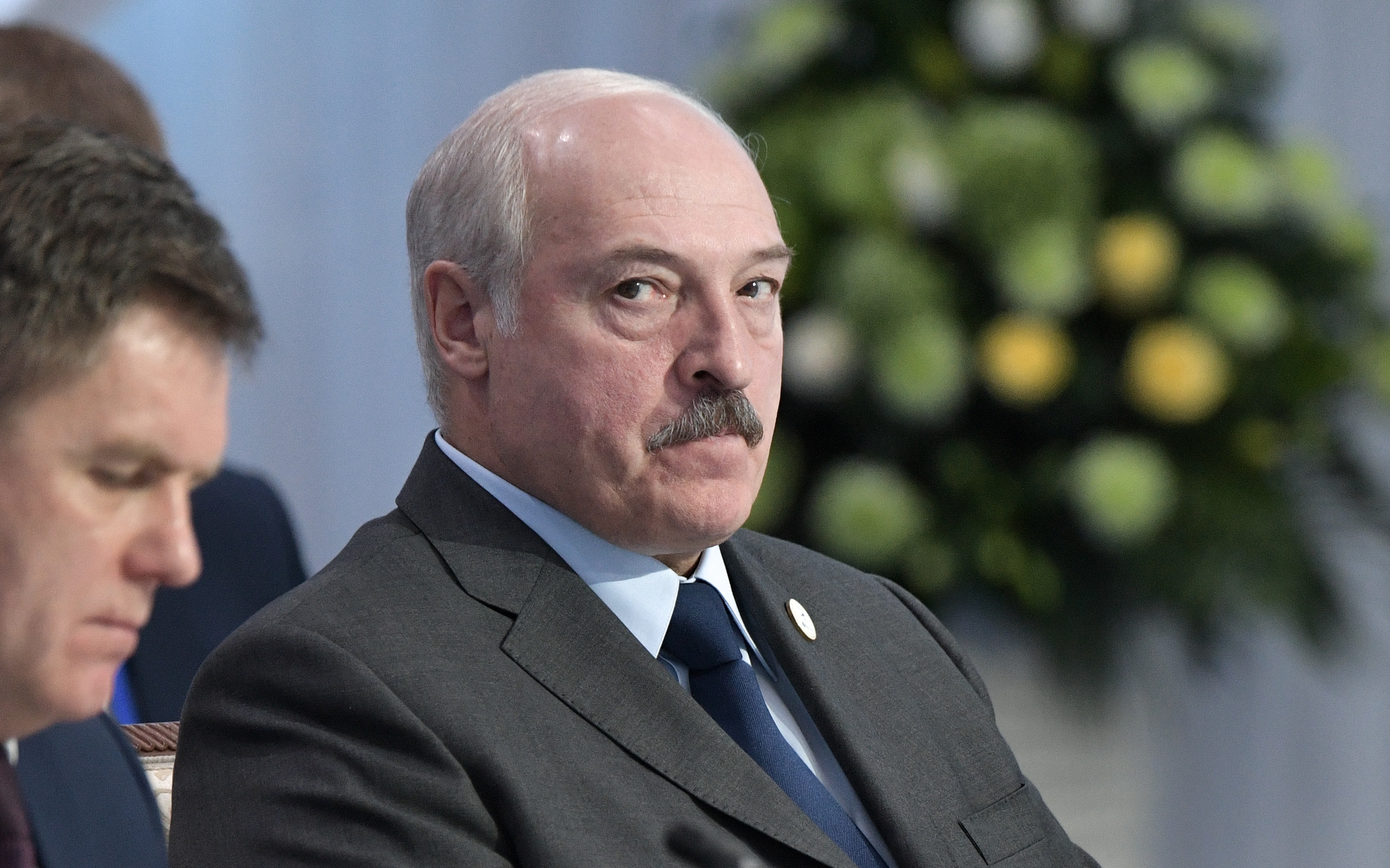 Білорусь. Олександр Лукашенко попереджає: нам загрожує війна