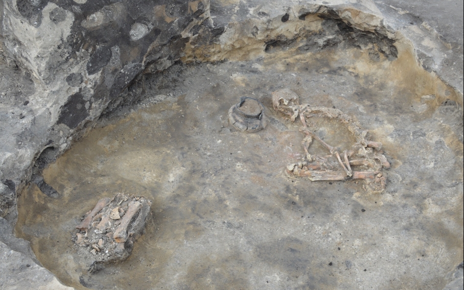 Українські археологи знайшли поховання прибульців під Луганськом?