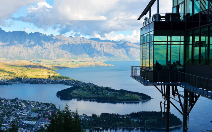 Міль'ярдер шукає співмешканців до свого великого маєтку у Новій Зеландії