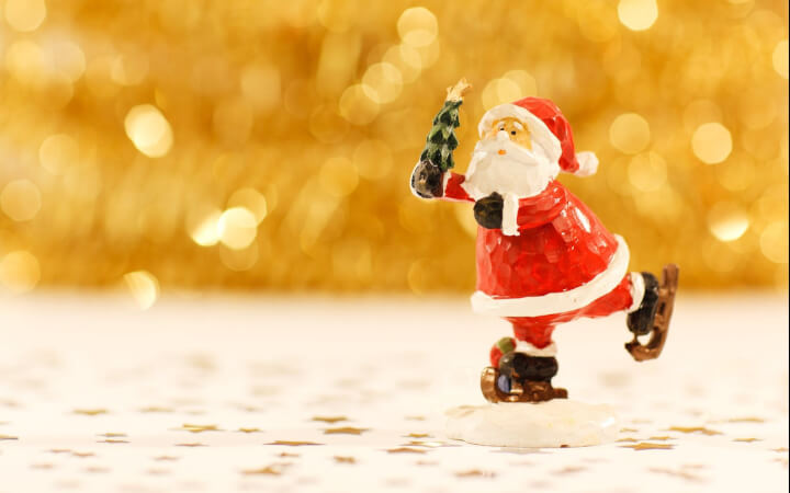 Нікопопольский Санта роздає всім містянам подарунки: встигни ловити його у маршрутці