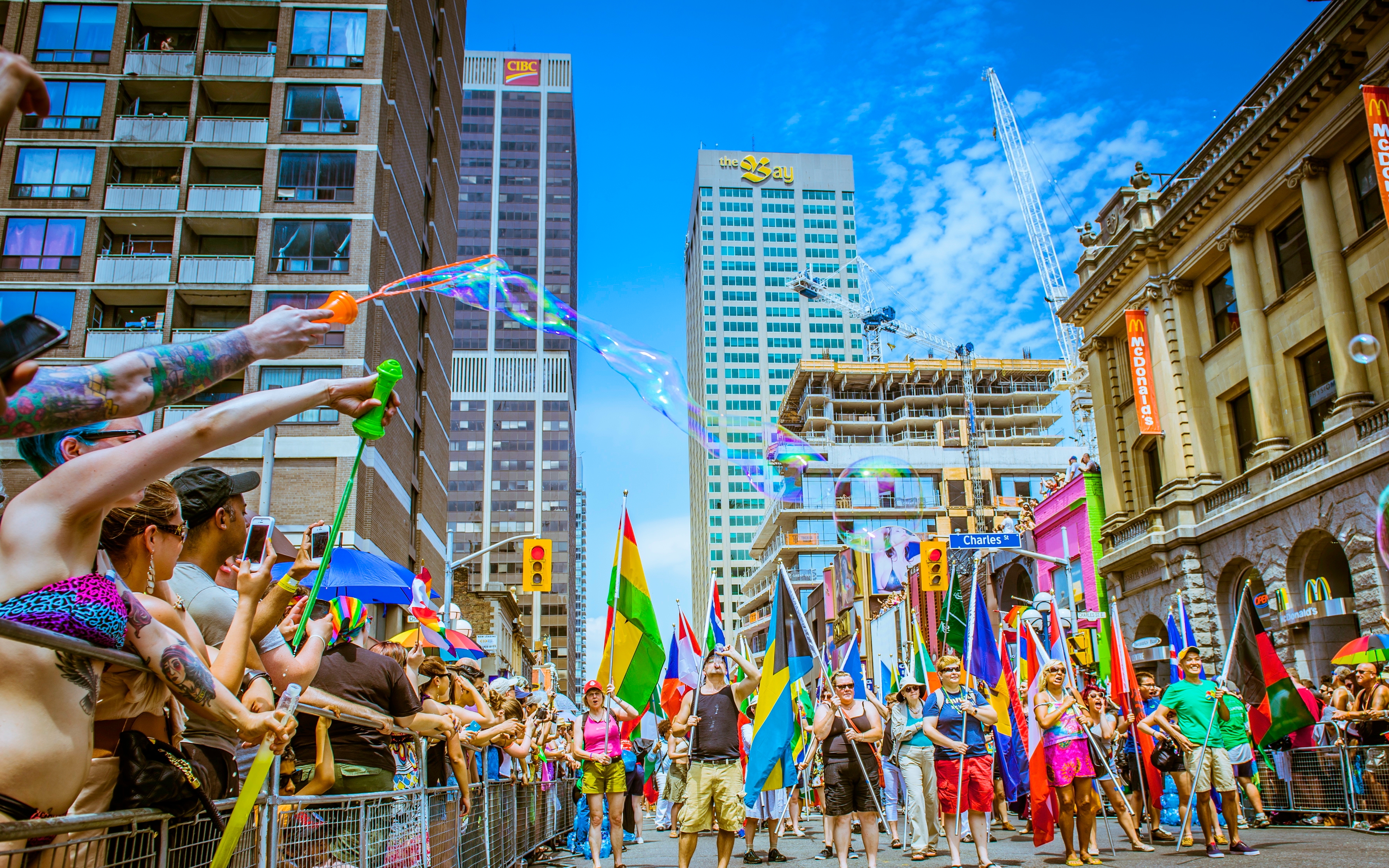 Учасників фестивалю Pride у Торонто перевірять на зброю