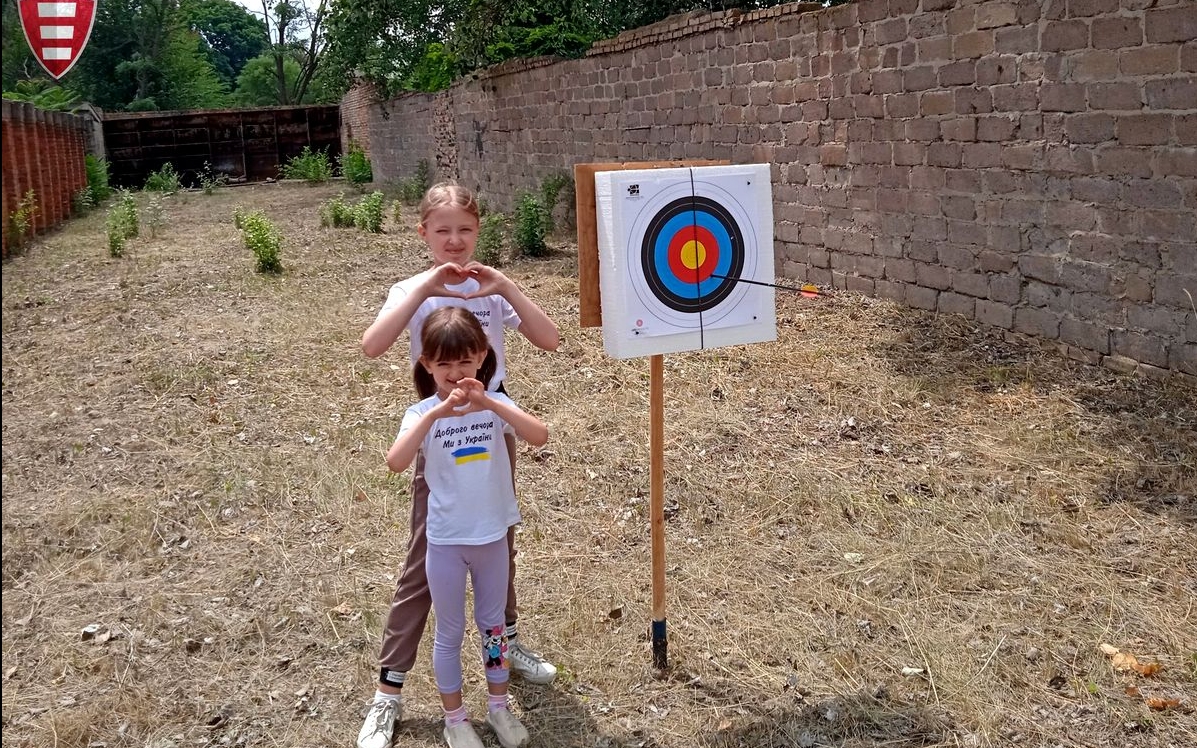 У Марганці відкрили новий вид тренувань: стрілянина з лука для дітей та дорослих
