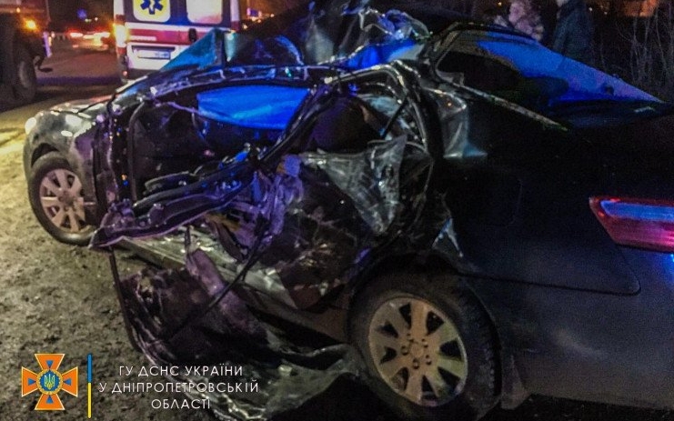 На виїзді з Дніпра сталася потрійна аварія: є постраждалі