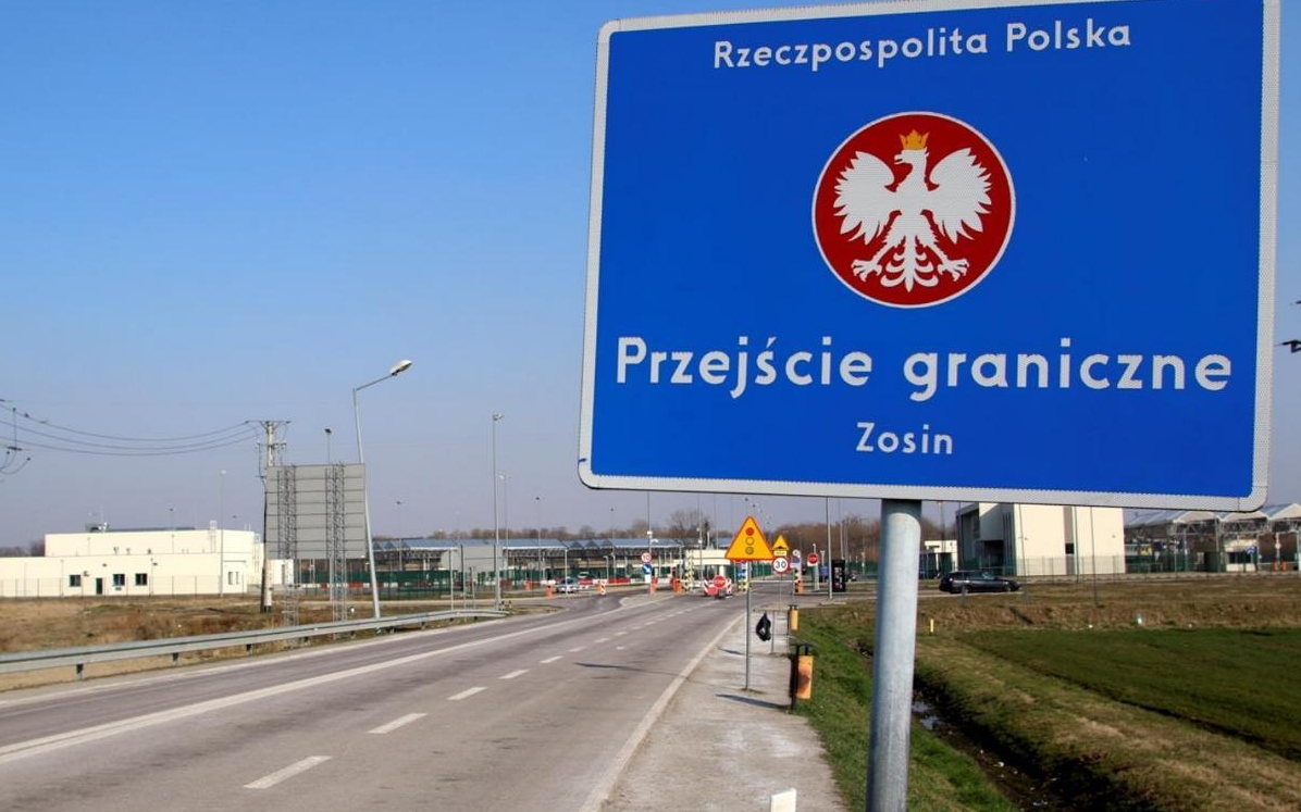 Польща заборонила вїзд до країни росіян