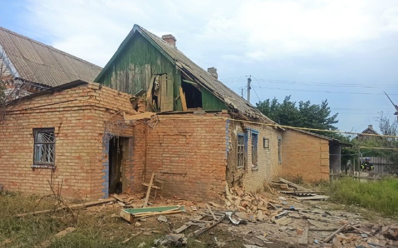 Yevhen Yevtushenko published a photo of the consequences of daytime shelling of Nikopol - EN