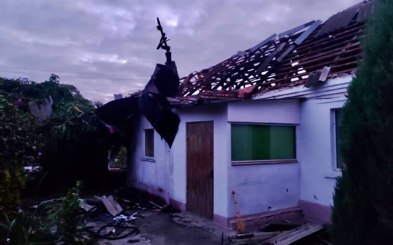 20 houses, farm buildings and cars were damaged in Nikopol: terrible photos