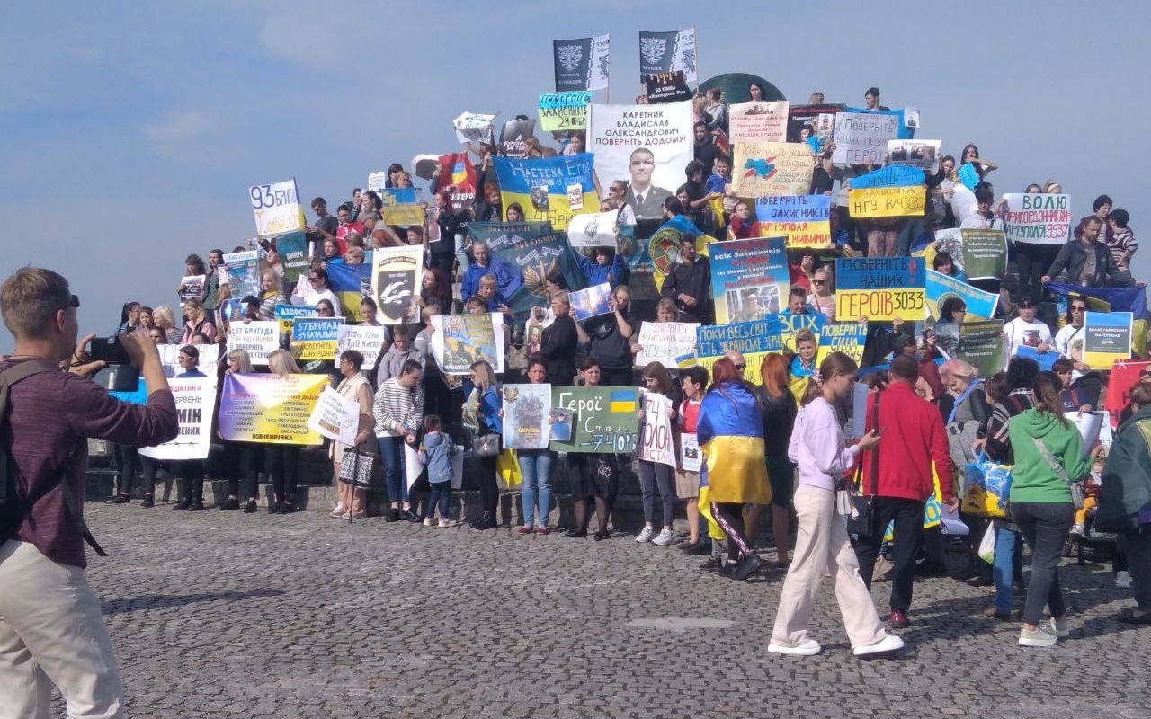 У Дніпрі активісти підтримали військовополонених