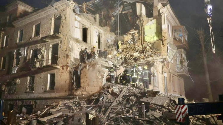 13 поранених, троє загиблих - росія бє по будинках Кривого Рогу
