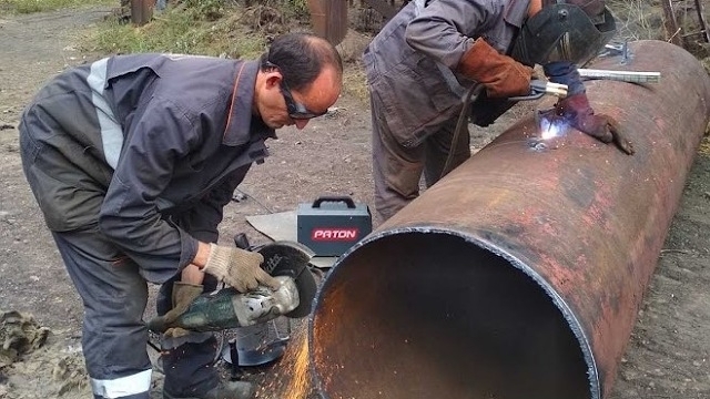 На Дніпровщині газовики під обстрілами тиждень ремонтували газопровід високого тиску