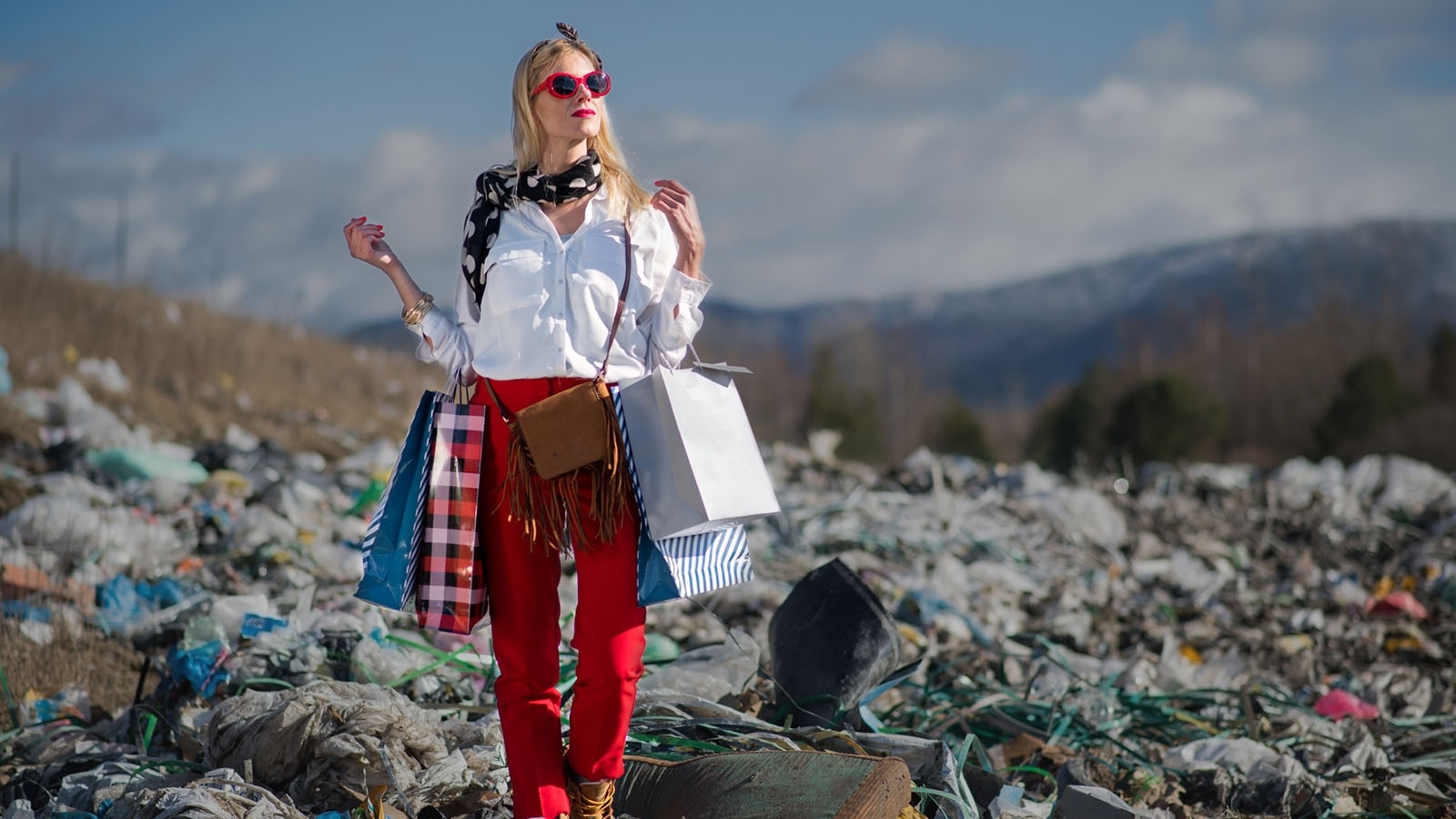 Смертельна мода: як ваш одяг вбиває нашу планету?