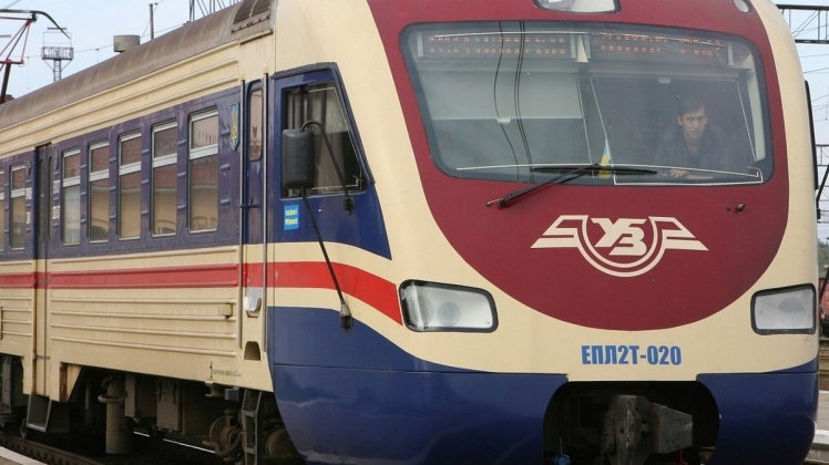 Зміна графіку руху приміських поїздів через Нікополь