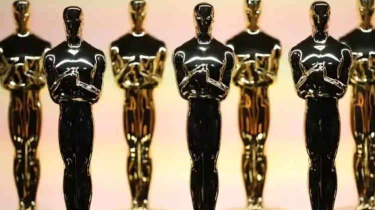 Премія Оскар самопринизилась і дала нагороду росіянину