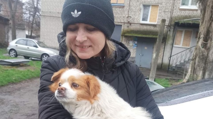 Нікопольчанка Ольга взяла собаку з притулку