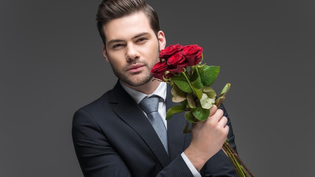 Дарування квітів: коли варто вибрати та замовити троянди для подарунка?
