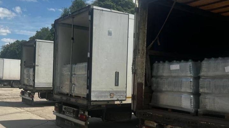 До Криворіжжя та Нікопольщини приїхало 11 вантажівок з водою