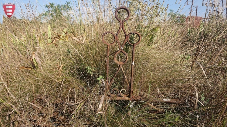 В Томаківському районі виявили два стародавні хрести