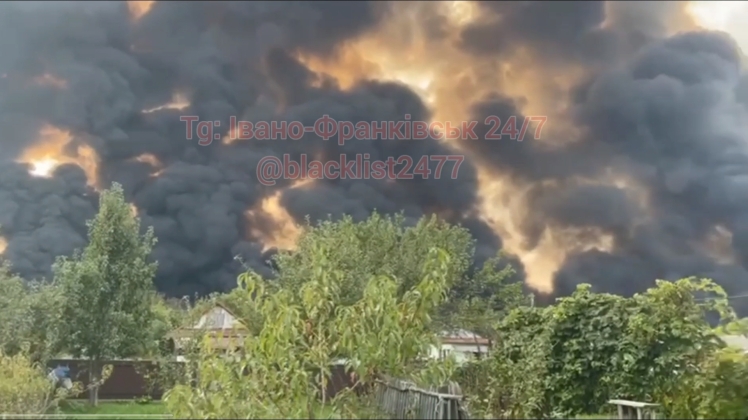 В Івано-Франківській області вибухнув нафтопровід