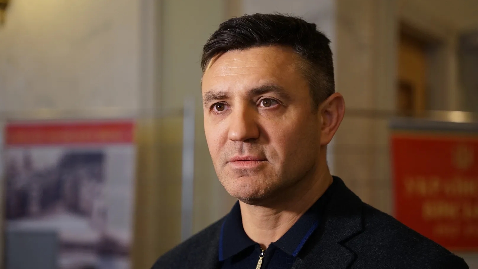 Народний депутат Микола Тищенко не зміг відповісти на запитання журналістів