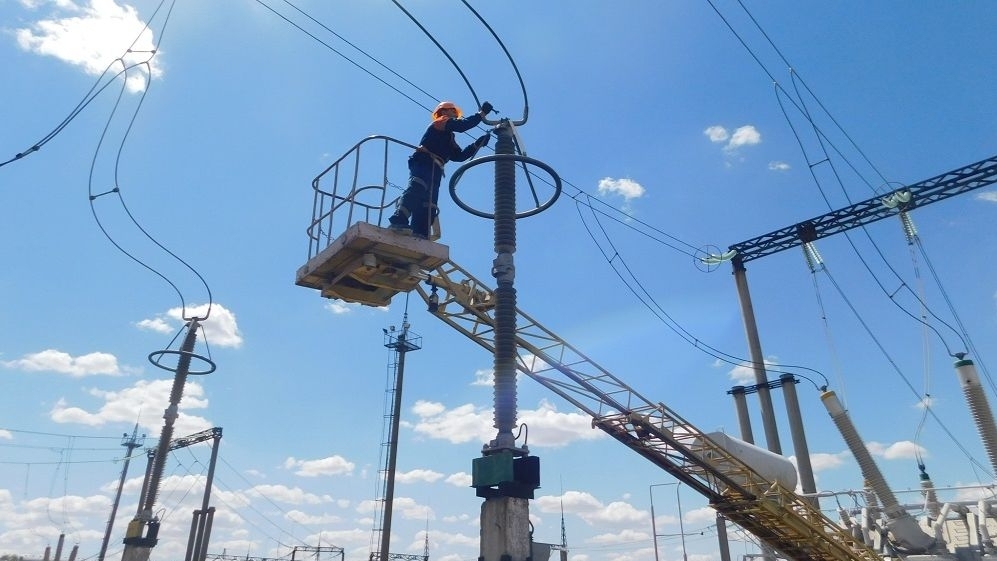 На Дніпровщині відновлюють електропостачання