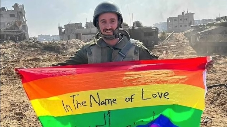 У Газі солдат ЦАХАЛу підняв ЛГБТ-прапор