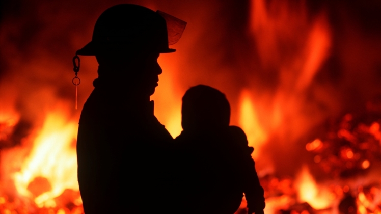 В пожежі у Кривому Розі травмовано жінку та трьох дітей