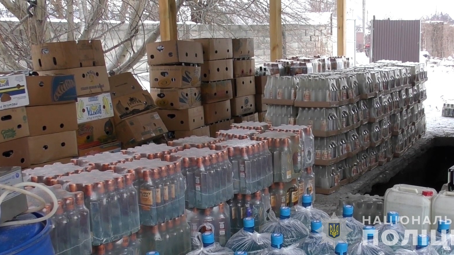 Підпільний бізнес у Дніпрі: вилучено товар, сировину та обладнання на 17 мільйонів гривень