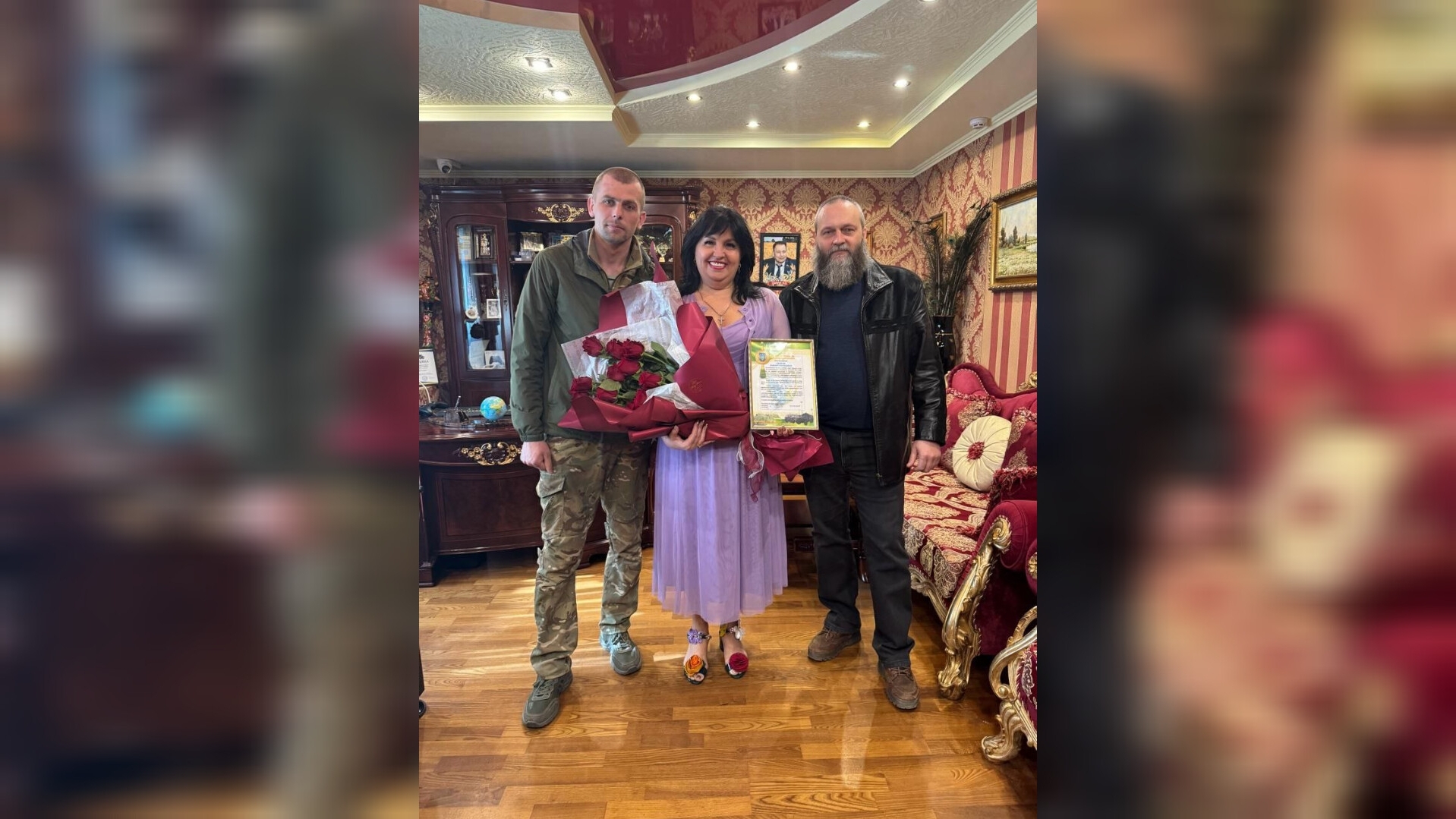 Голова Нікопольської РВА привітав Тамару Олексіївну, яка допомагає військовим зі святом