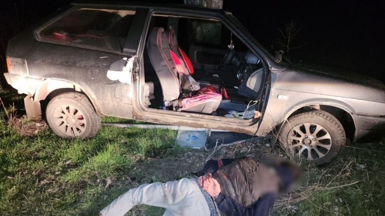 У Нікопольському районі чоловік викрав авто та потрапив у ДТП