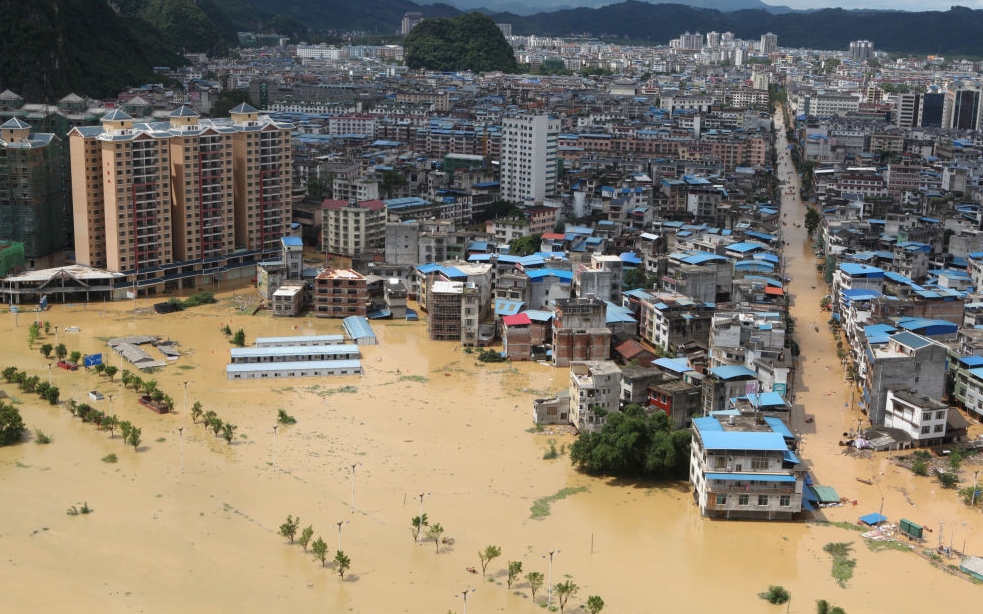 Китай. 100 000 людей евакуйовано через стихійне лихо - клімат змінюється